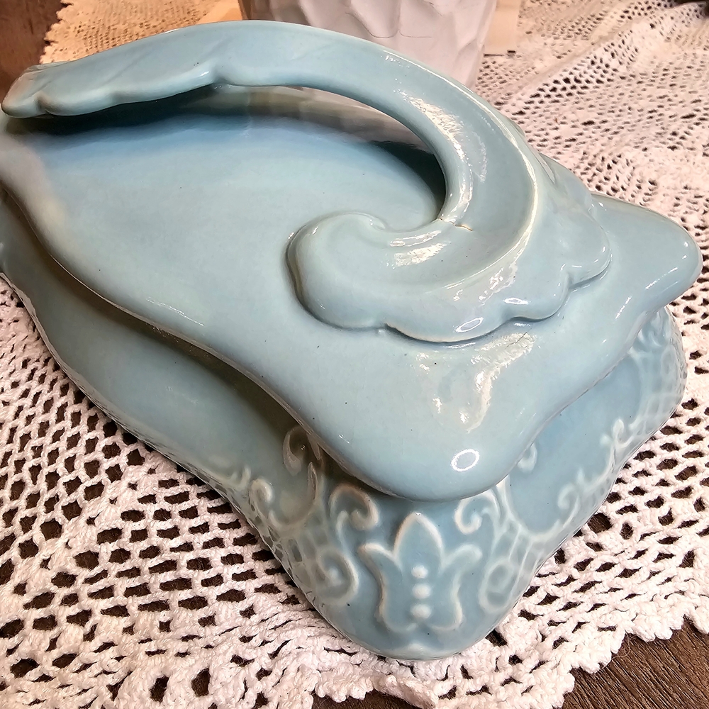 Camark USA Art Pottery trinket box with lid Ornate scroll in turquoise
